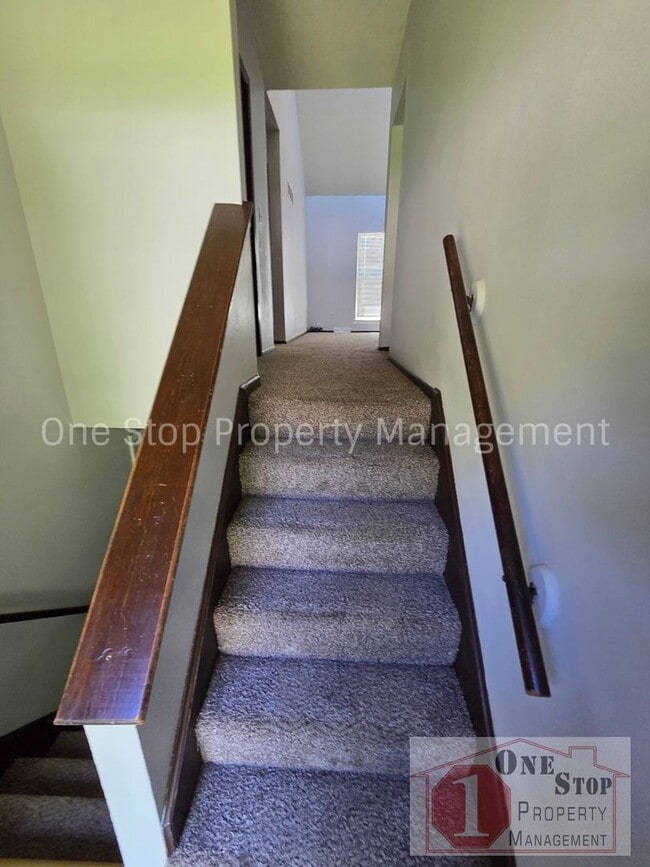 Photo - Welcome Home to this Adorable 2 Bed 1.5 Bath Duplex in Independence!!