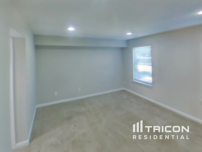 Photo - 1277 Collier Ln