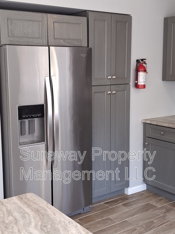 Photo - 524 Larch Ave