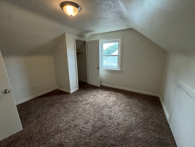 Photo - Available NOW! 4 Bed1Full Bath House