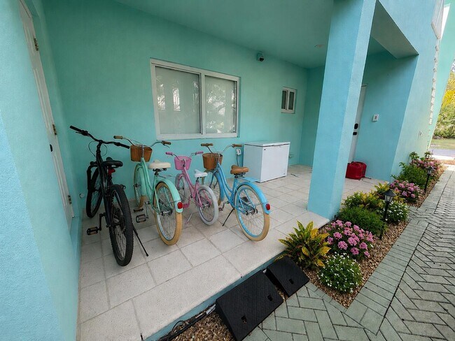 Photo - 124 Indies Dr N