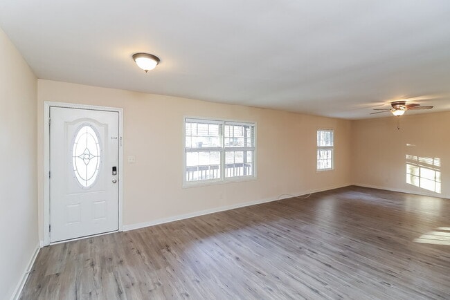 Photo - 439 Kristie Cir