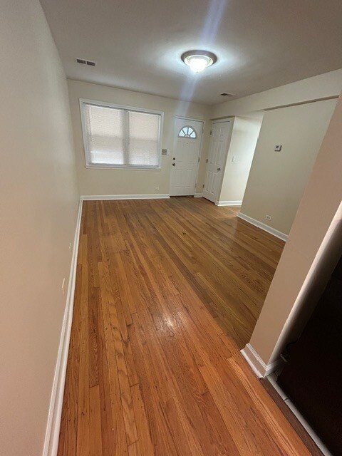 Photo - 2642 W Foster Ave Unit 105