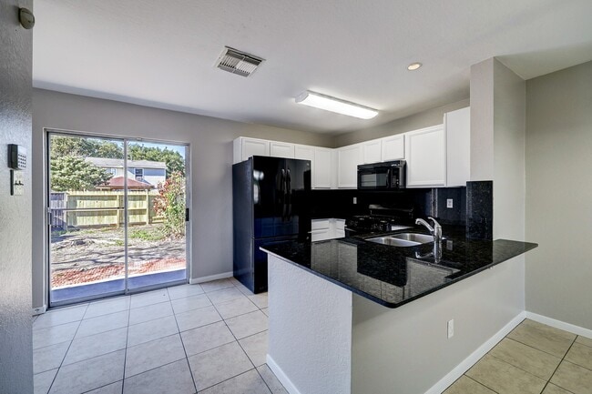 Photo - 15529 Aiken Ln