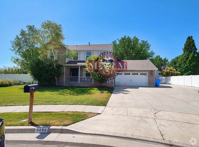 Building Photo - Beautiful 5 Bd 3.5 Ba Home w/Mother-In-Law...