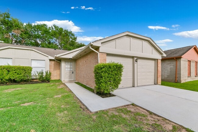 Photo - 1911 Highcrest Dr