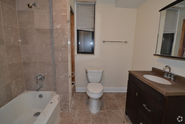 Building Photo - 2031 Moffat W St Unit 2 Rental