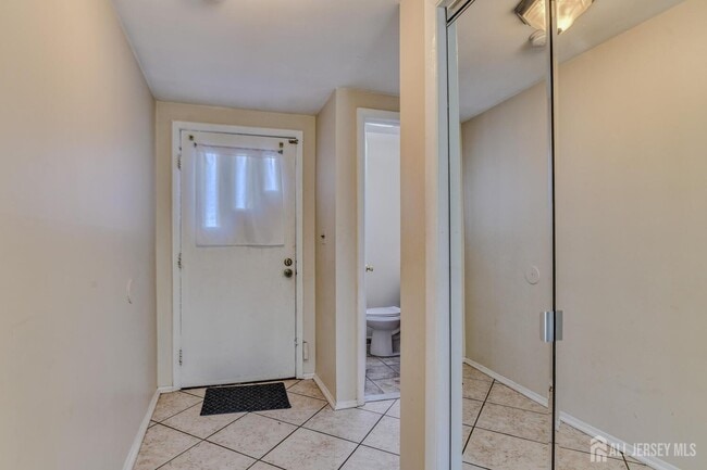 Photo - 920 Merritt Dr