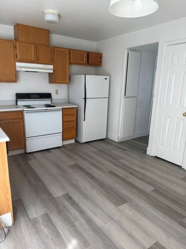 Building Photo - 4013 Pheasant* Unit 3