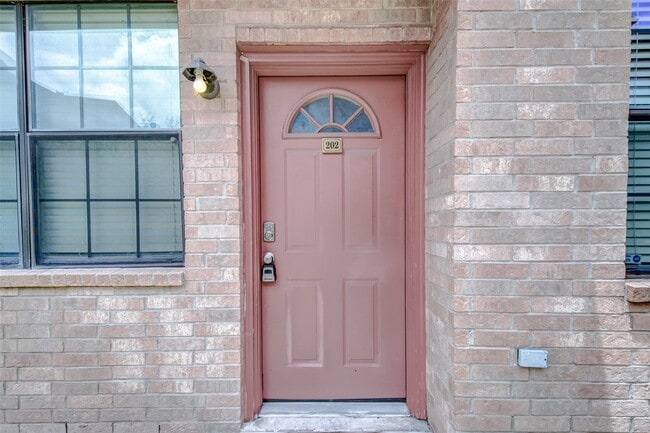Photo - 9400 Bellaire Blvd Unit 202