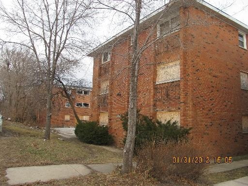 14031 S School