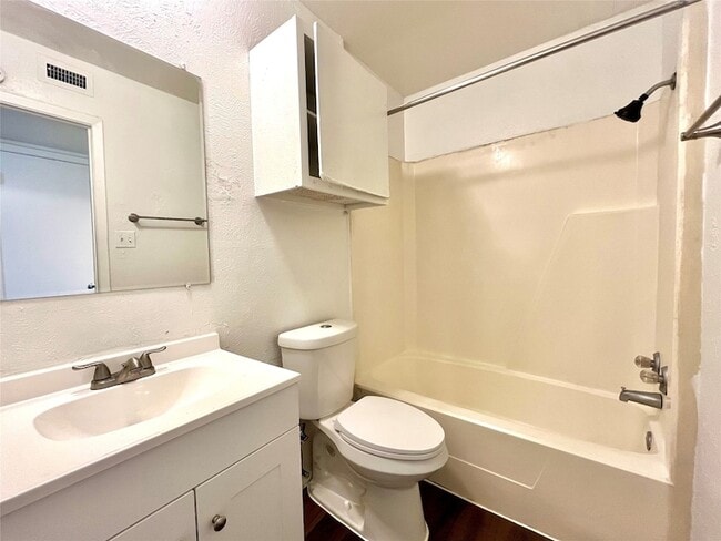 Photo - 410 Bryan St Unit 2