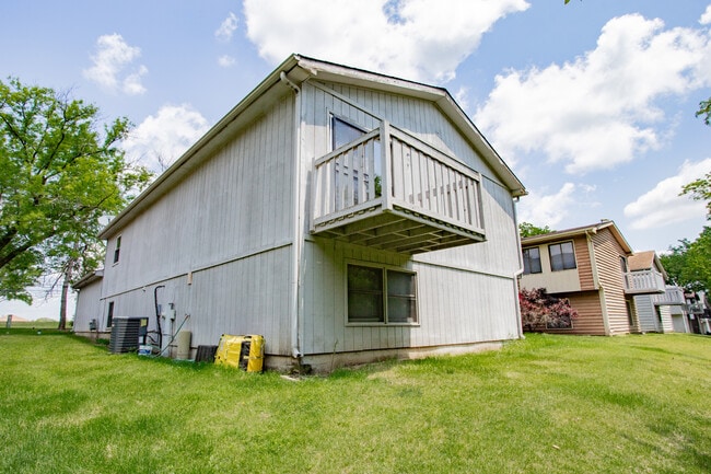 Photo - 213 W Winchester Rd