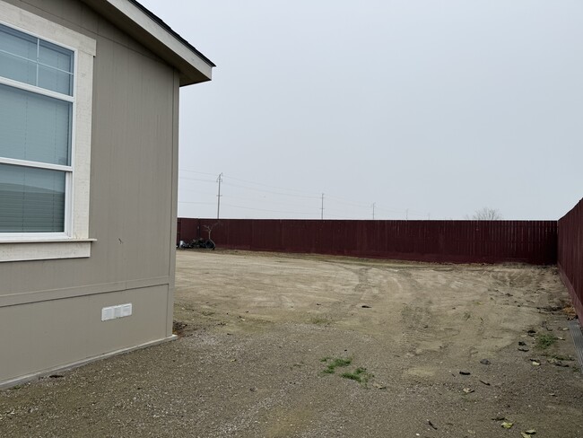 Photo - 819 Dianne Dr