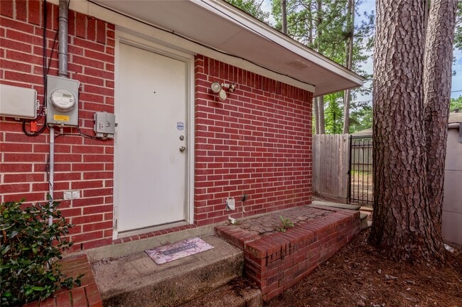 Building Photo - 3011 Sand Dr