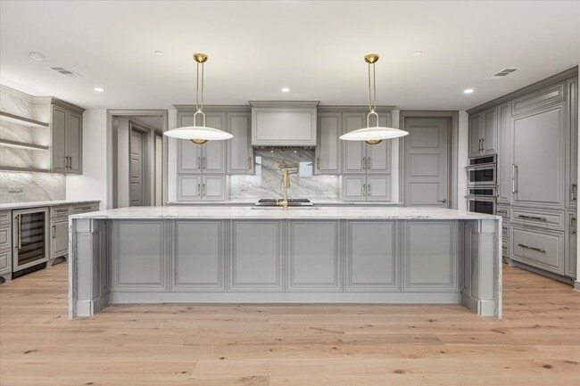 Building Photo - 1717 Bissonnet St Unit 1101