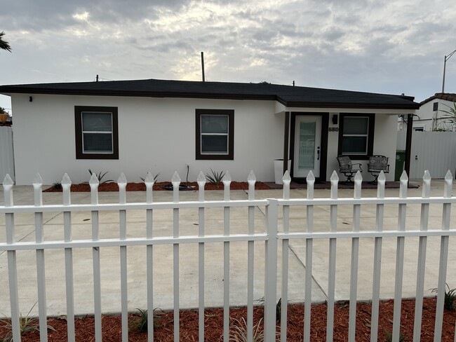 Building Photo - 680 E 8th Ave