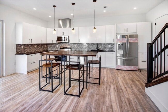 Photo - 2004 SW 15th Ave