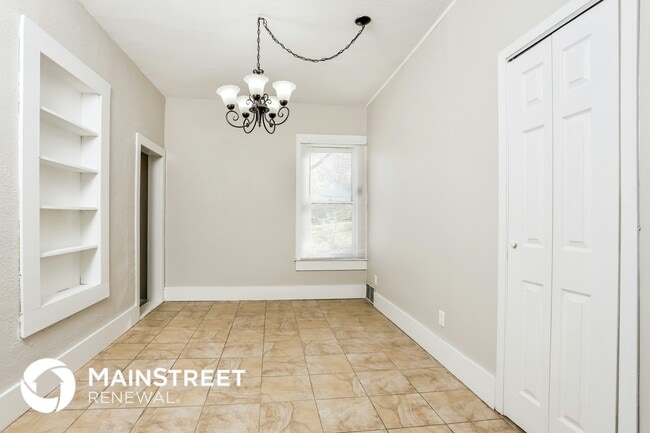 Photo - 512 N Adams St