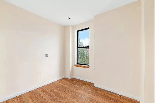 Photo - 619 East 5th Street Unit 2