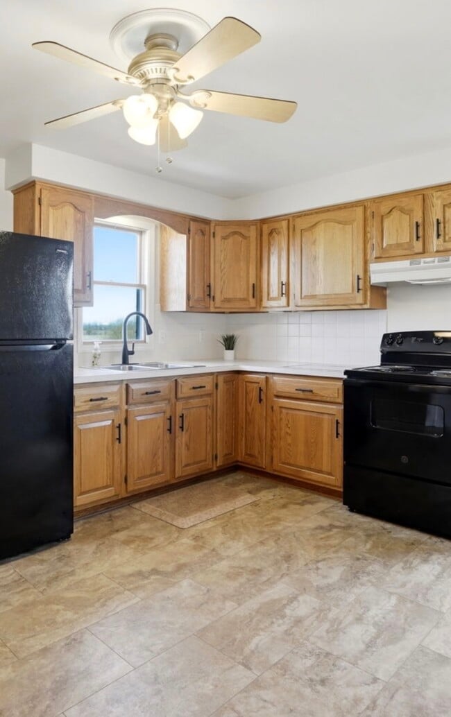 Photo - 6632 Errick Rd