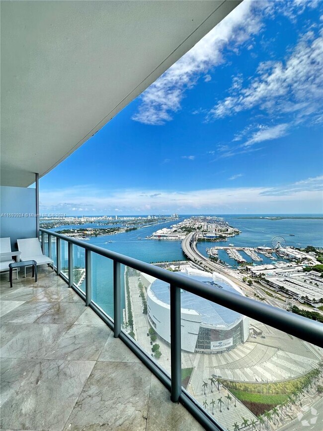 Building Photo - 888 Biscayne Blvd Unit 4803 Rental