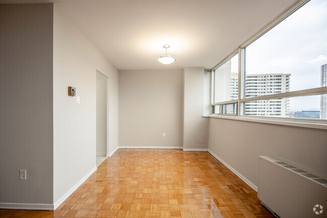 1BR, 1BA - 800SF - Living Room - Wynford Central