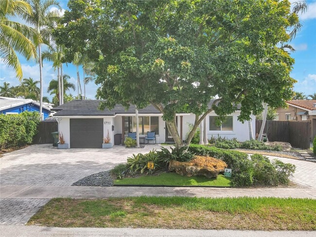 Photo - 1715 NE 40th St