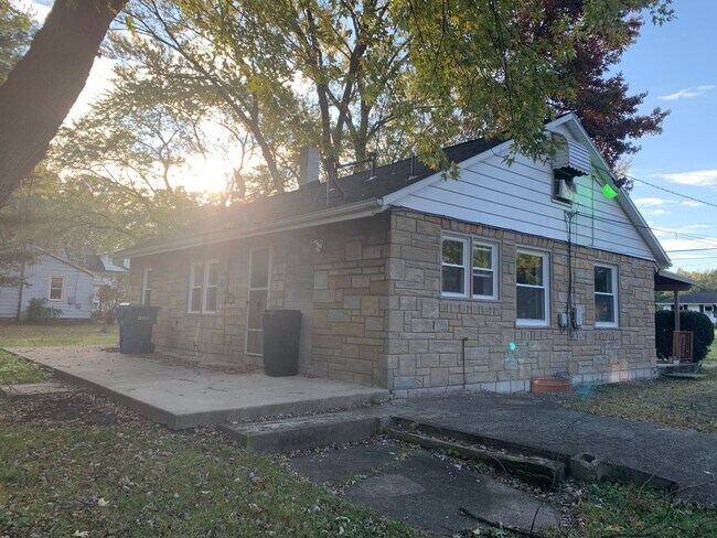 Photo - 230 Laurel St