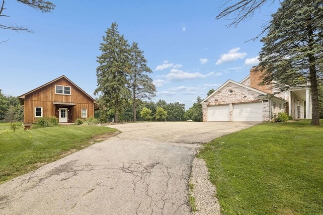 Photo - 1N480 Indian Knoll Rd