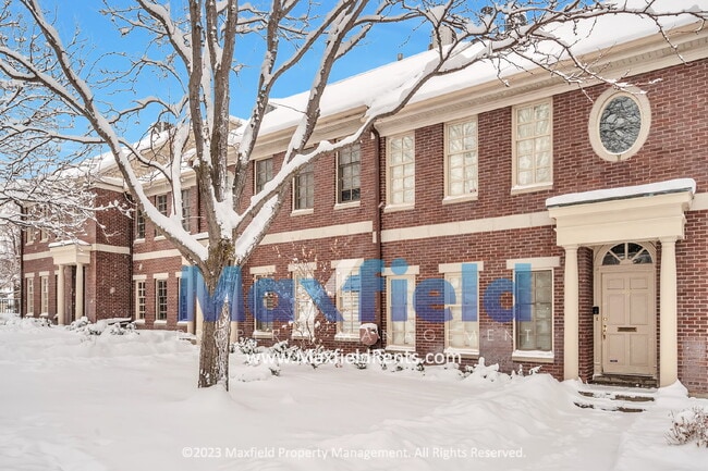 Building Photo - Avenues - 3 Bedroom 3 Bath Townhome with amazing southern views! GOOGLE FIBER!