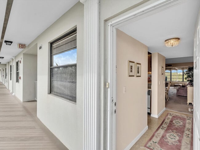 Photo - 6049 Balboa Cir Unidad 406