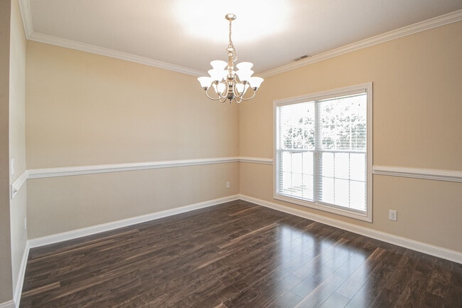 Photo - 809 Carousel Ct