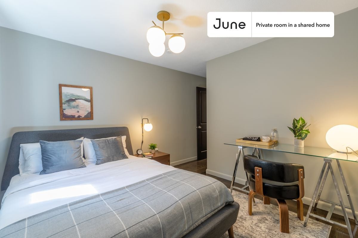 Private bedroom in 6 bed/4 bath Home - Private bedroom in 6 bed/4 bath Home