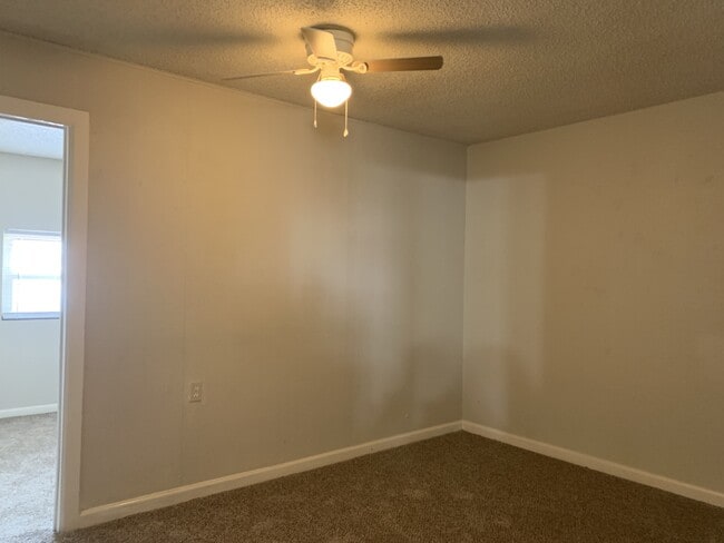 Photo - 4617 Lehigh St