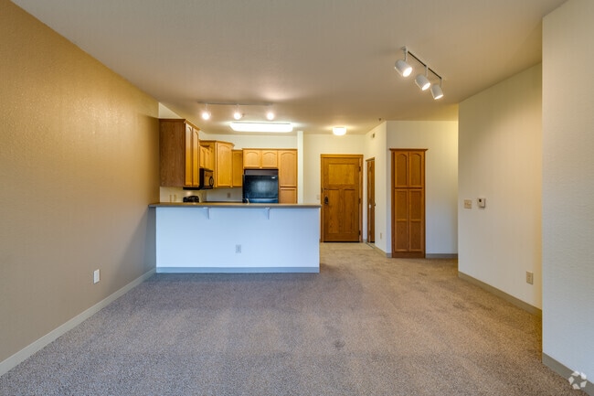 1 BR, 1 BA - 805SF