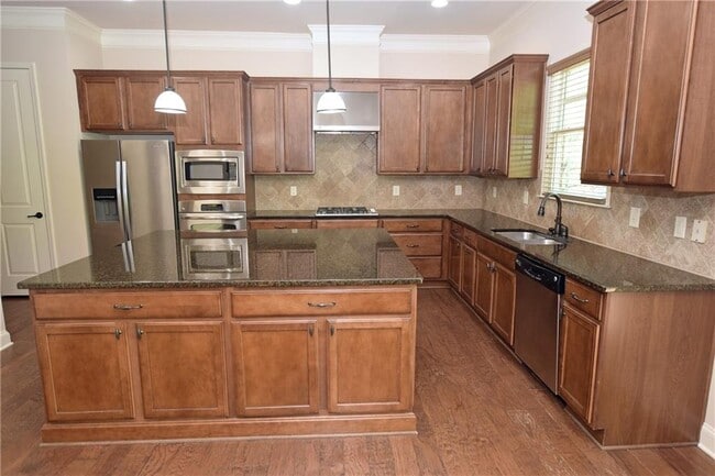 Photo - 1630 Bramble Bush Way