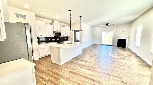 Photo - 1627 Swallow Tail Dr