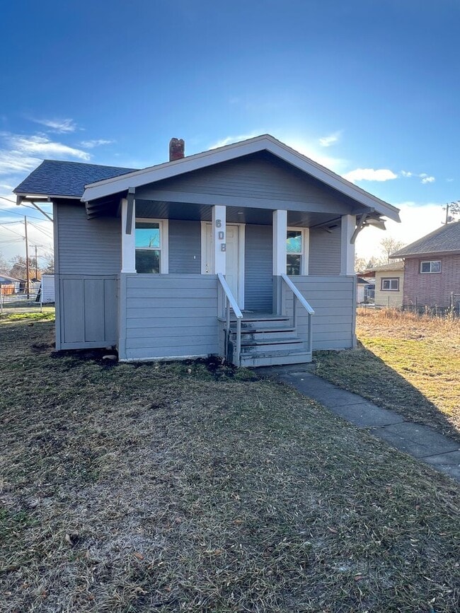 Building Photo - Non-Refundable & Security Deposit Total: $1150.00