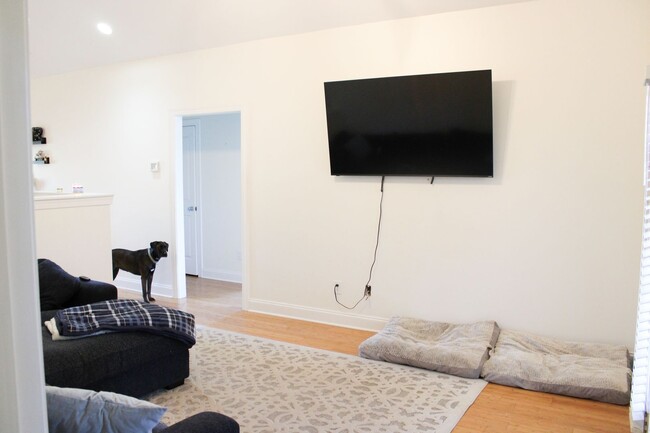 Photo - Charming 3BD, 2BA home with spacious yard ...