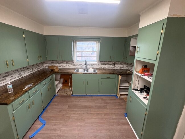 Photo - 216 E Clayton St