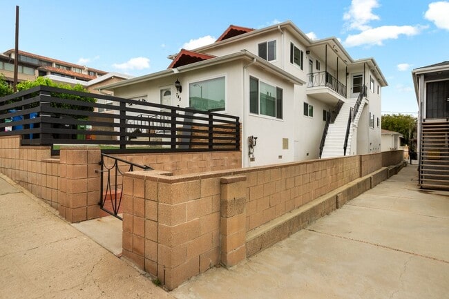 Building Photo - 740 W 27th St Rental