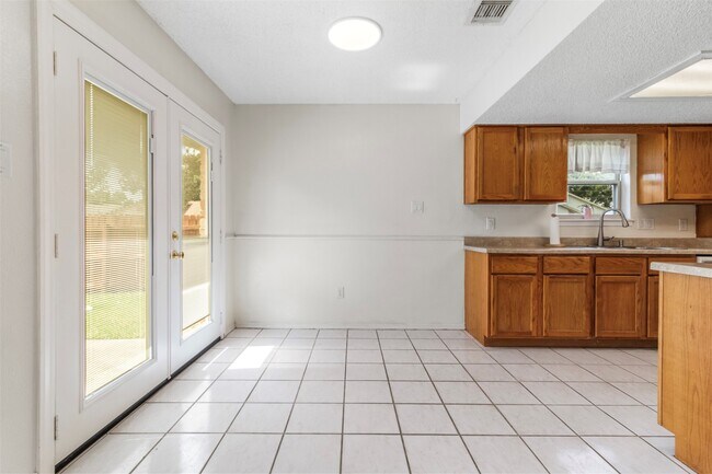 Photo - 16319 Pitch Pine Dr