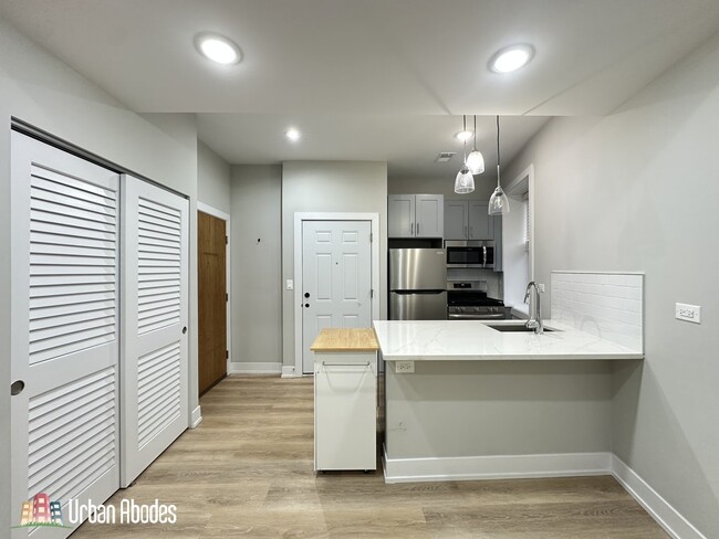 Photo - 442 W Belden Ave Unit A04C