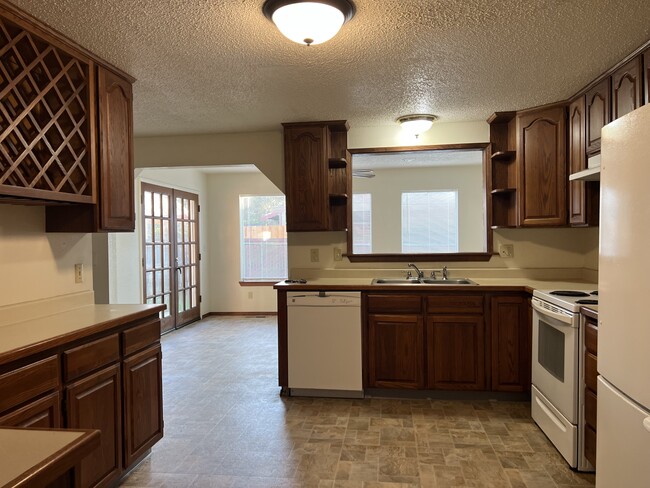 Photo - 3211 Alice Ave