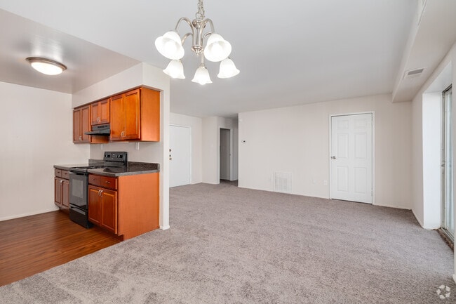 2BR, 2BA - 850SF - Kitchen/Living Room