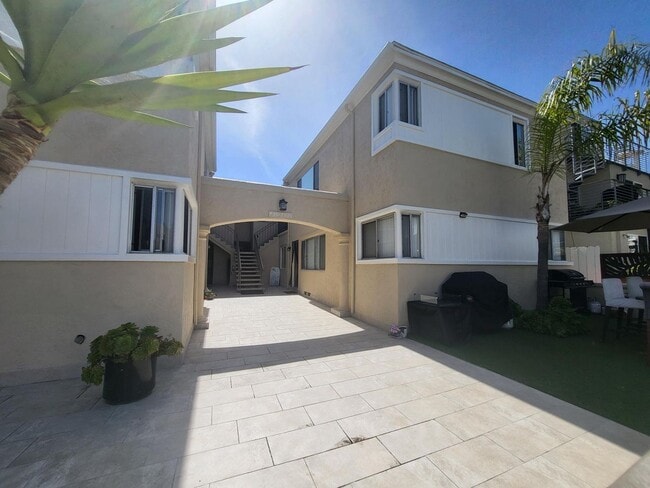 Mission Beach 1Bed 1 Bath steps from the w... - Mission Beach 1Bed 1 Bath steps from the w... Apartment Unit 729