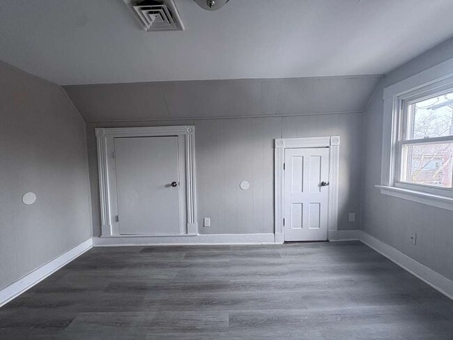 Photo - 578 Howard Ave Unit 3