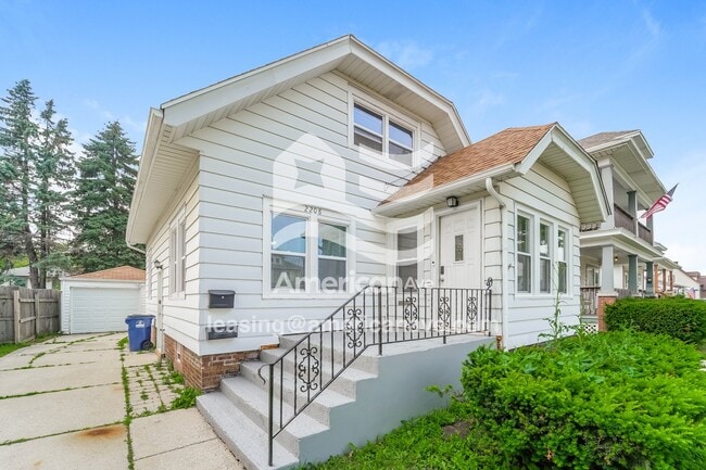 Photo - 2208 Carlisle Ave