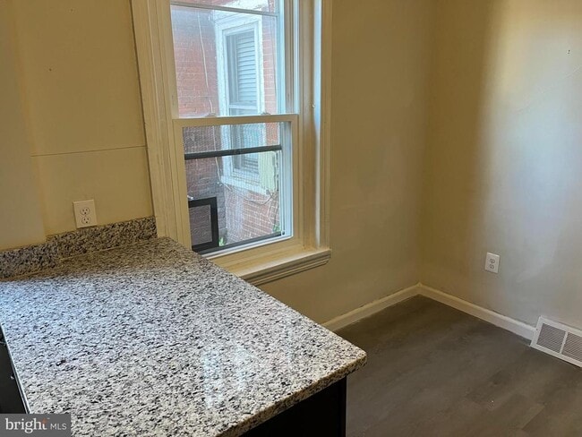 Photo - 133 E Nields St